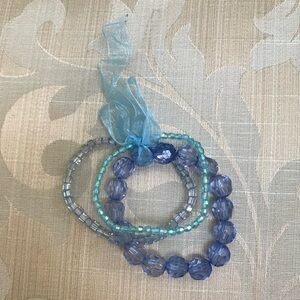 ♥️5/$20 Blue Beaded Bracelet Set